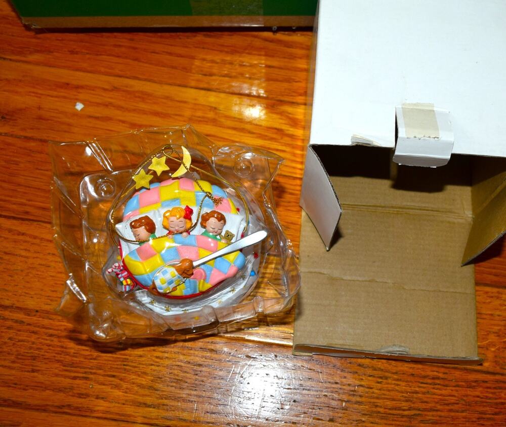 Campbell's Soup Bowl Kids Children Sleeping in bed Christmas Ornament 1993 NEW!